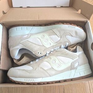 Saucony Shadow 5000 - rare tan/white color